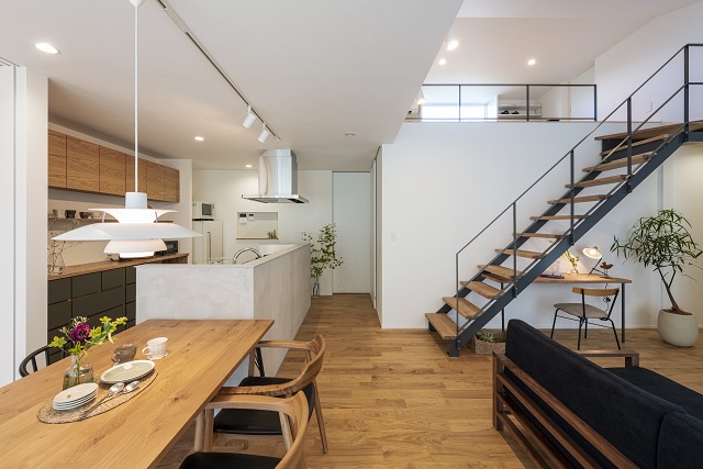 明るさによる開放的空間演出事例