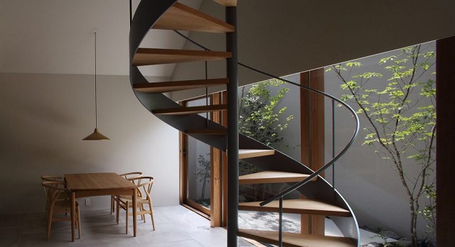 ネイエ設計の鉄骨階段のある家